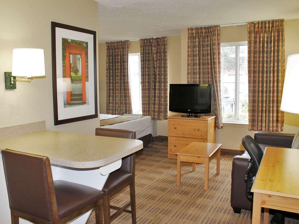 Auburn Hills Extended Stay Inn Room photo