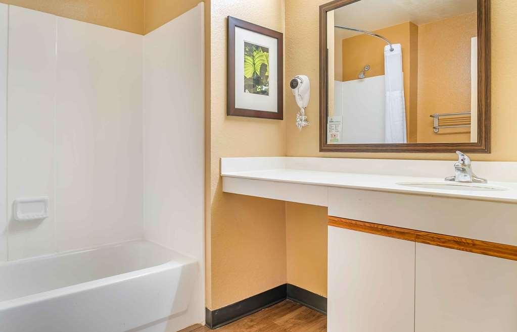 Auburn Hills Extended Stay Inn Room photo